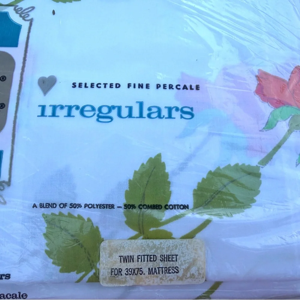 Wamsutta White Flat & Fitted Sheet with Red Rose and Green Leaves